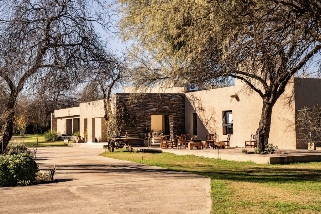 Facade of Escondido lodge in Argentina